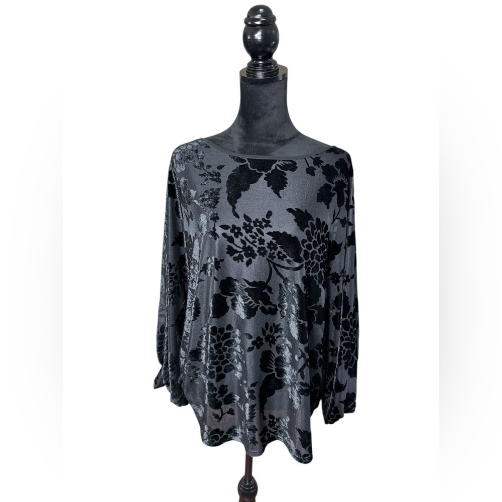 Basically Me Black Velvet Burnout Batwing Top Women’s S/M Oversized Blouse USA - Picture 2 of 9